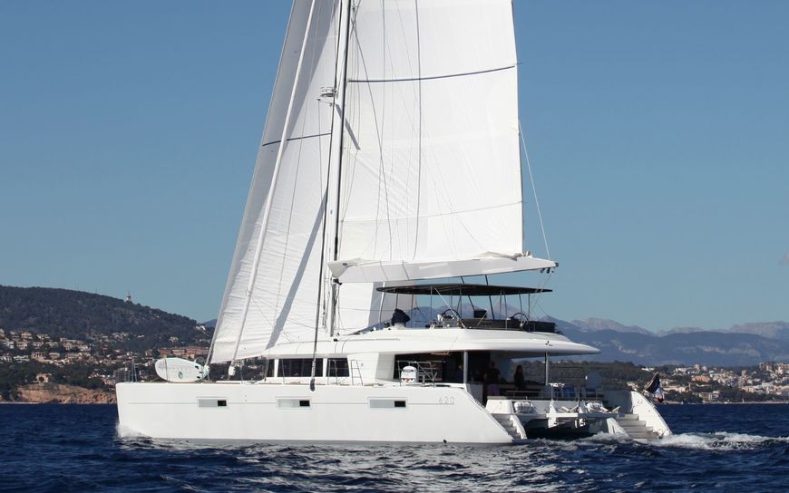 Catamaran LADY M: Now available for charter with BGYB